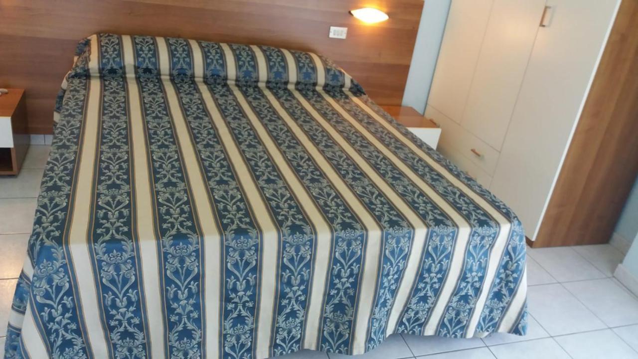 Hotel Acapulco Римини Экстерьер фото