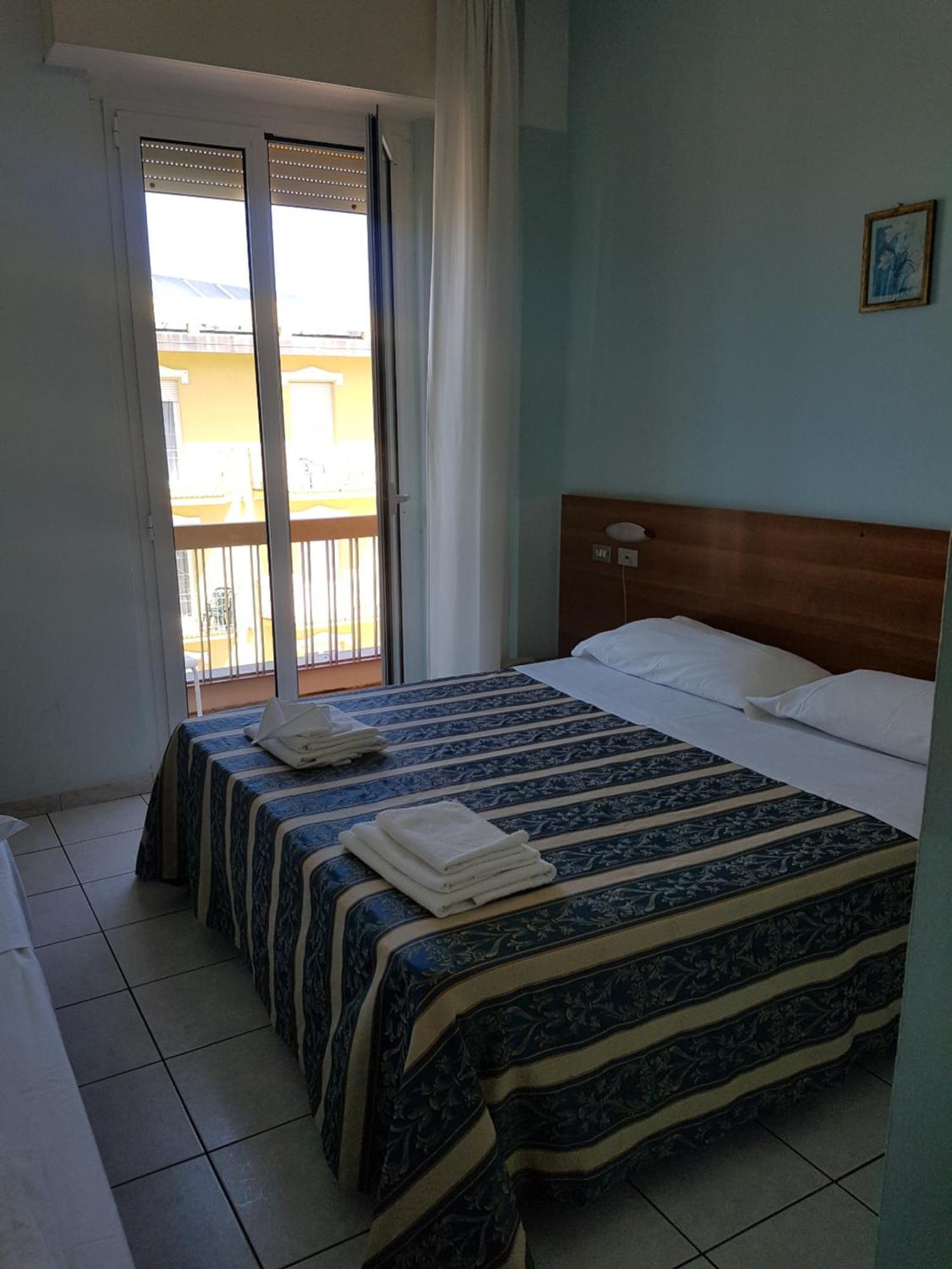 Hotel Acapulco Римини Экстерьер фото